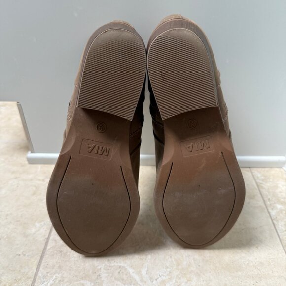 MIA Kendis Faux Leather Side Zip Low Heeled Ankle Bootie, Size 9M, Taupe - Picture 10 of 15